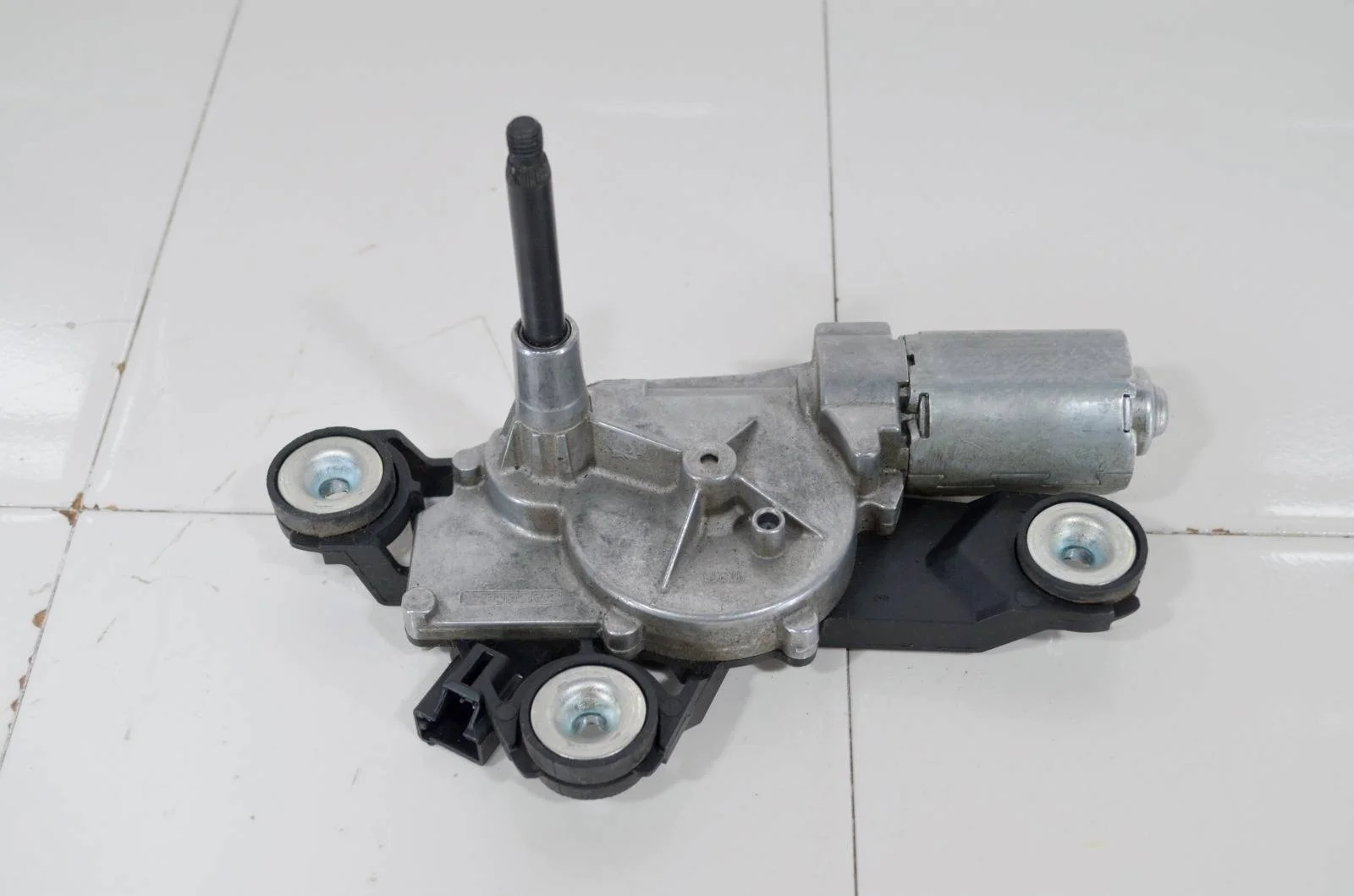 Мотор стеклоочистителя FORD FOCUS 2011+ 1691994 3, задний
