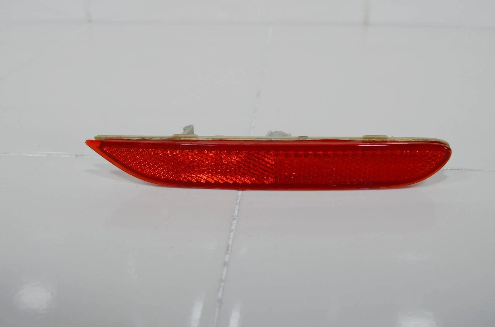 Отражатель NISSAN QASHQAI 2013+ 26560JJ90A J11, задний правый