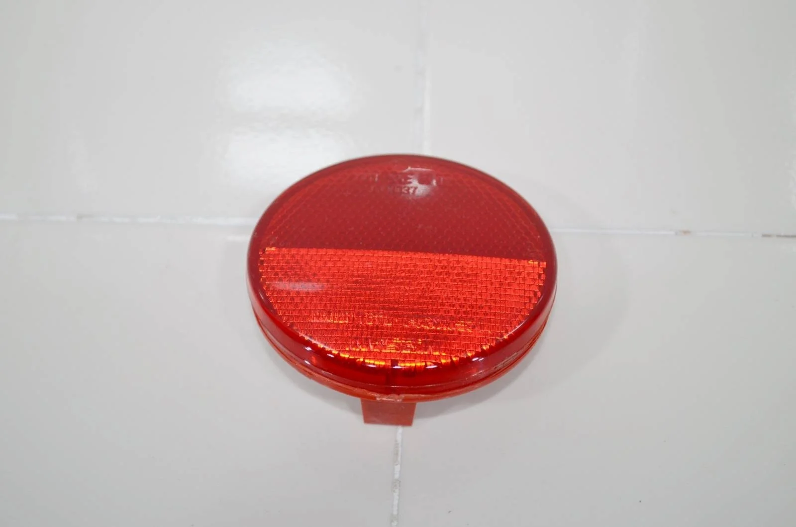 Отражатель NISSAN JUKE 2014+ 26560EQ00A F15, задний