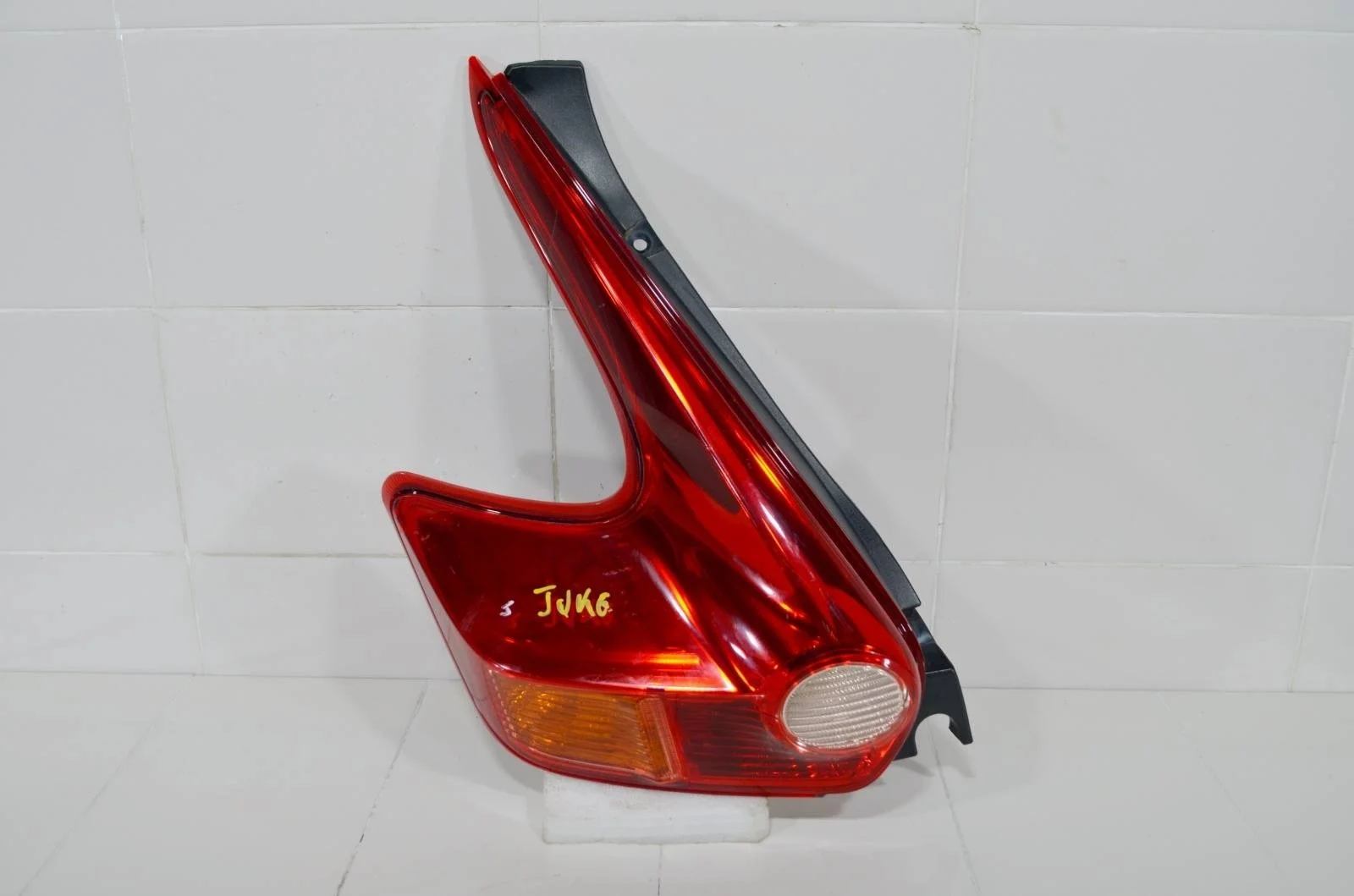 Фонарь NISSAN JUKE 2011+ 265551KA0A F15, левый