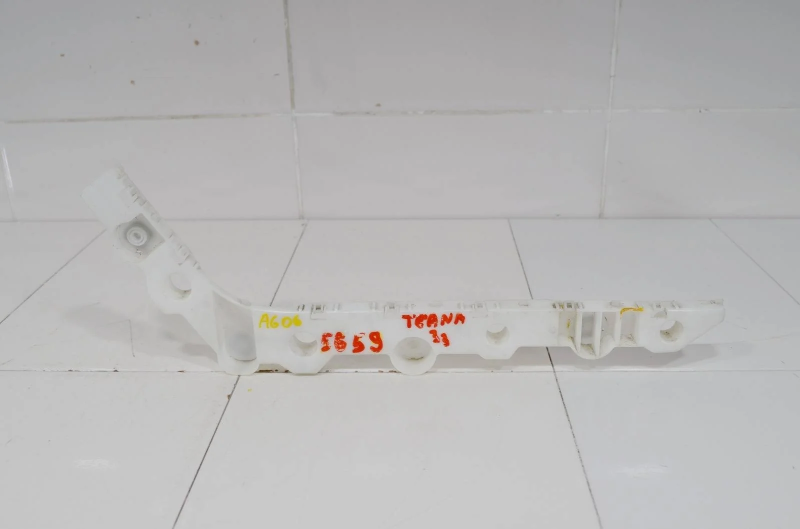 Кронштейн бампера NISSAN TEANA 2012+ 852203TA0A L33, задний правый