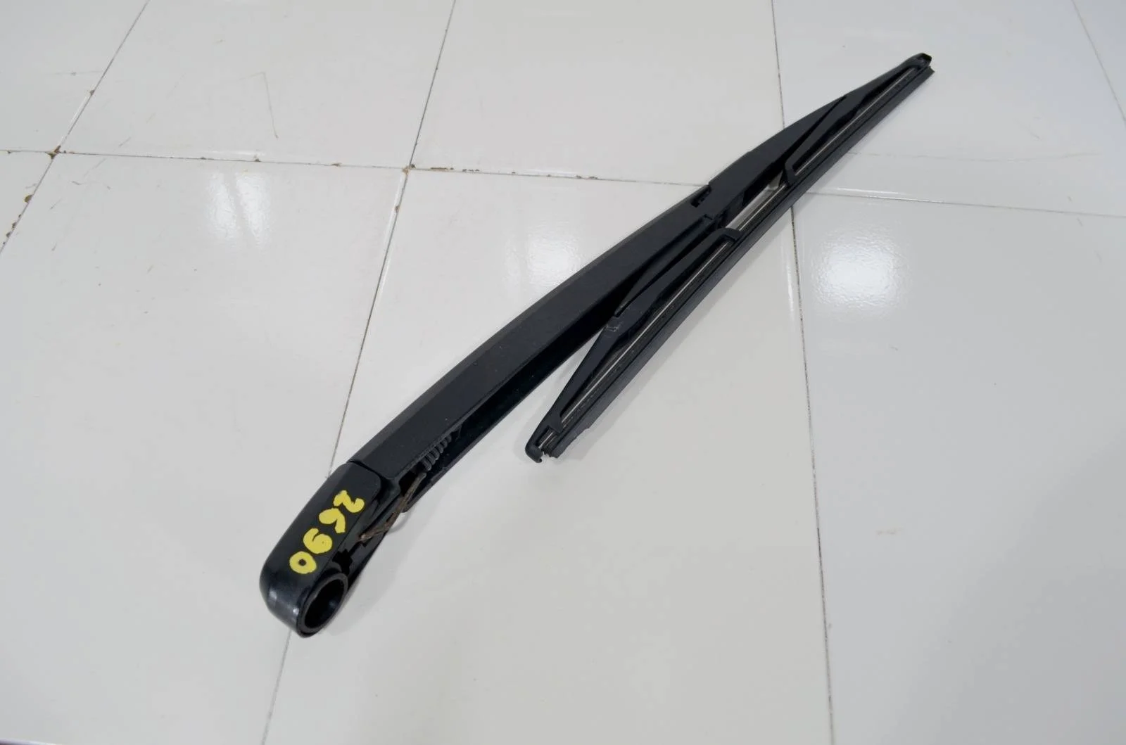 Поводок стеклоочистителя HYUNDAI SANTA FE 2006-2012 988112B000 CM, задний