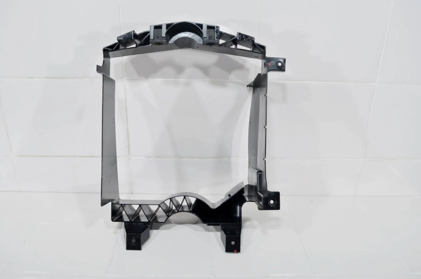 Кронштейн интеркулера Land Rover Range Rover Sport 2013+ LR034578 L494, левый