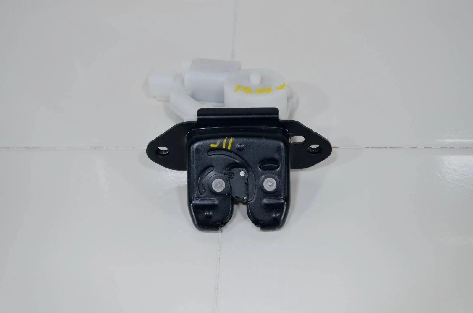 Замок багажника NISSAN QASHQAI 2013+ 905024EA0B J11