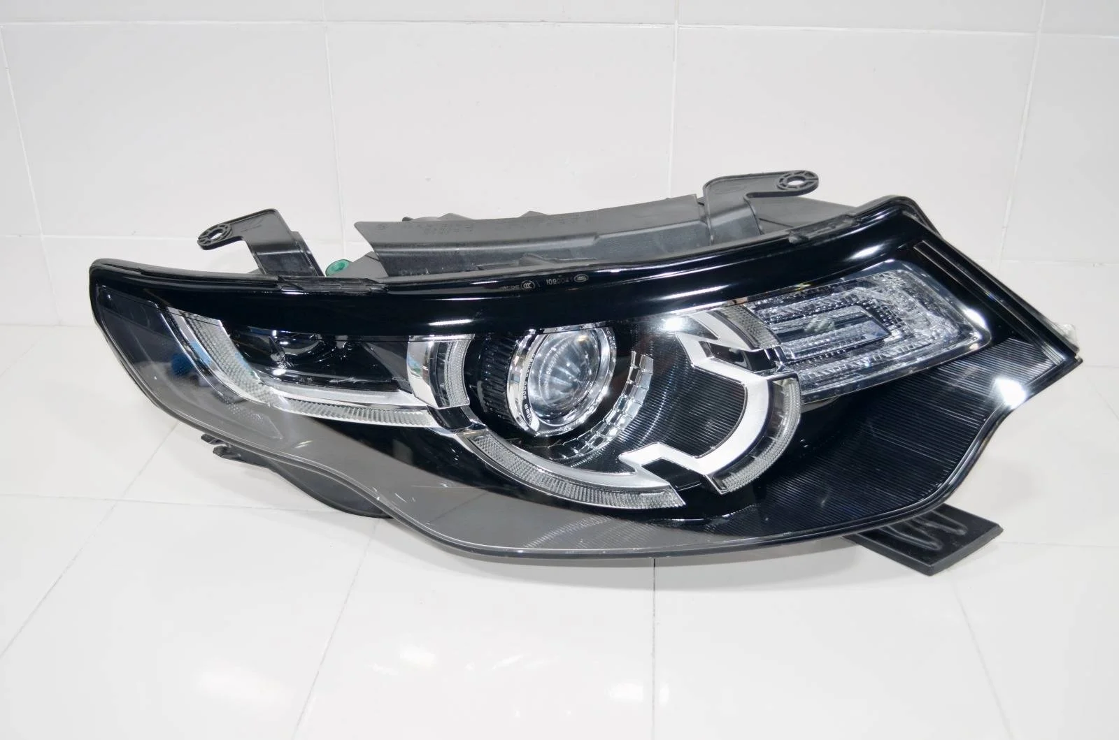 Фара LAND ROVER DISCOVERY SPORT 2015+ LR060880 L550, правая