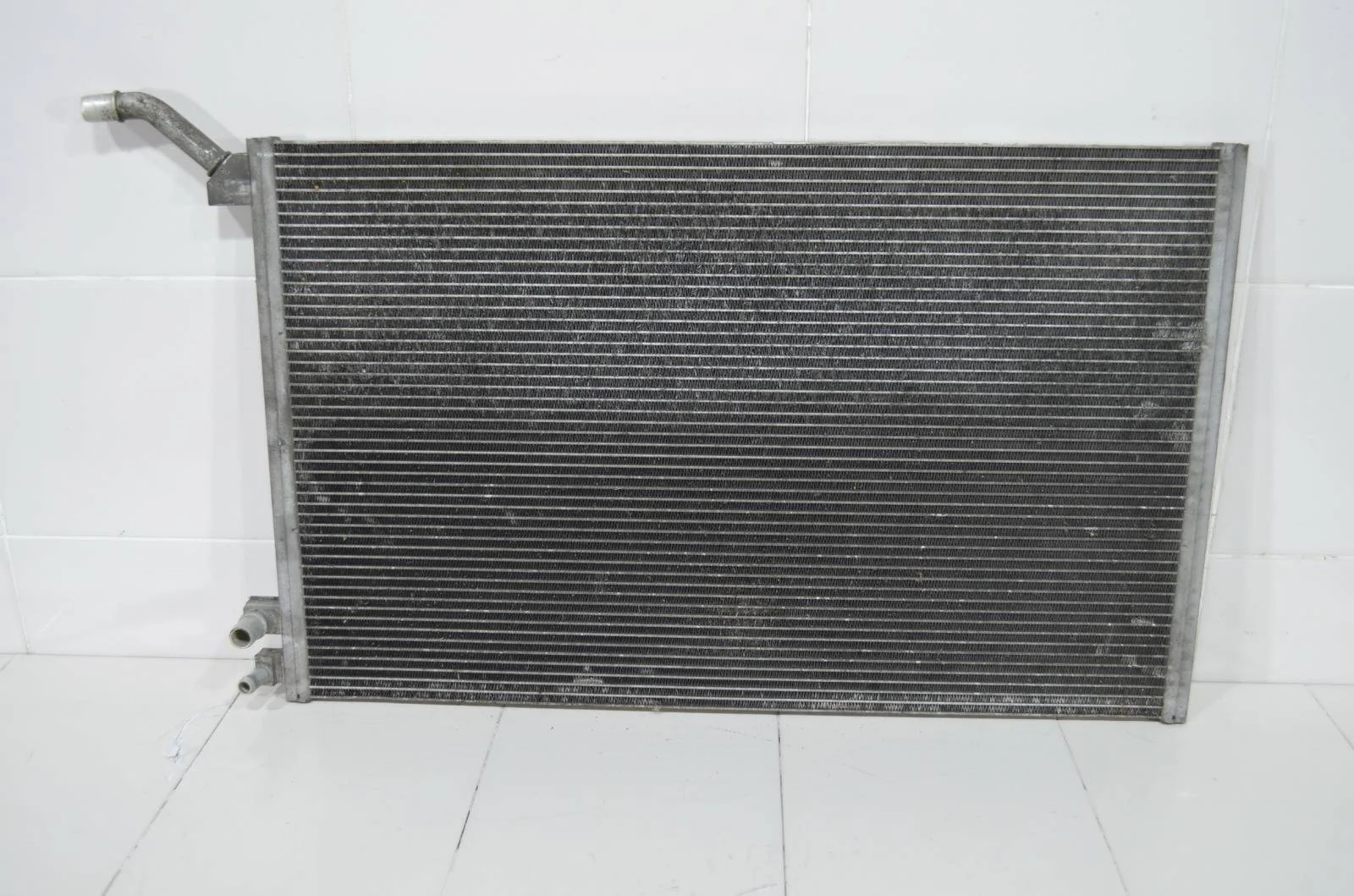 Радиатор дополнительный Jaguar XE 2015+ T2H2530 X760