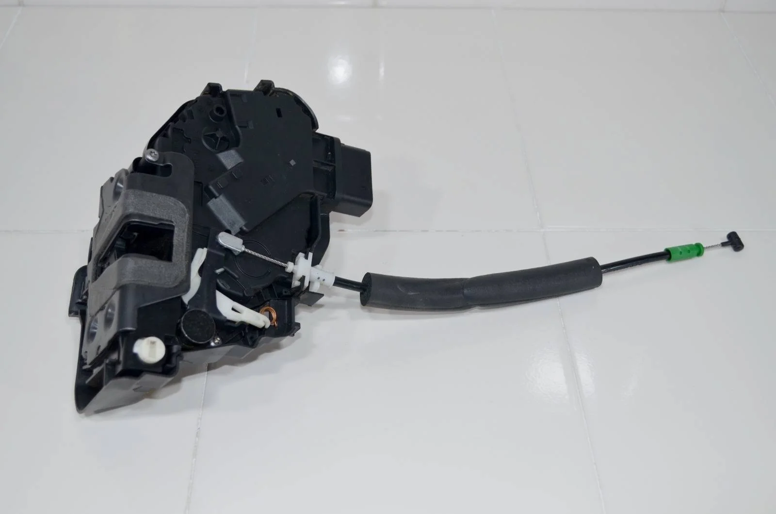 Замок двери LAND ROVER RANGE ROVER EVOQUE 2011+ LR072414 L538, задний правый