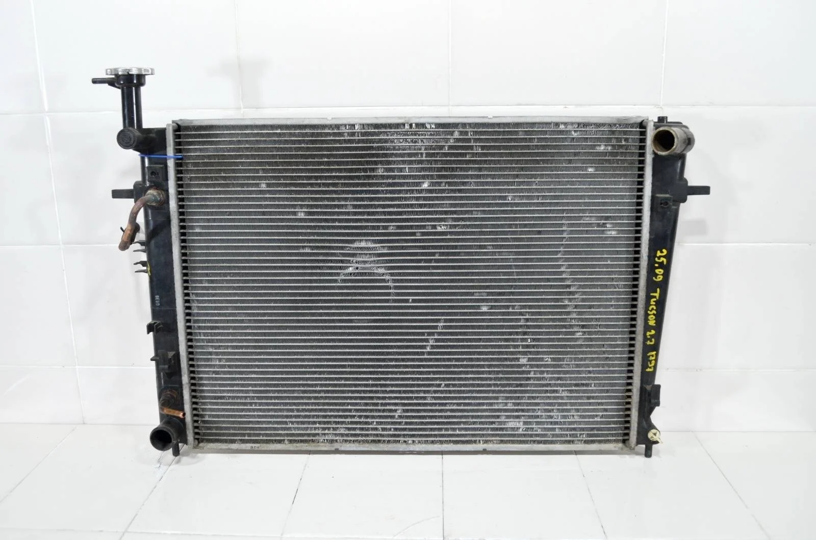 Радиатор охлаждения HYUNDAI TUCSON 2004-2010 253102E850 JM