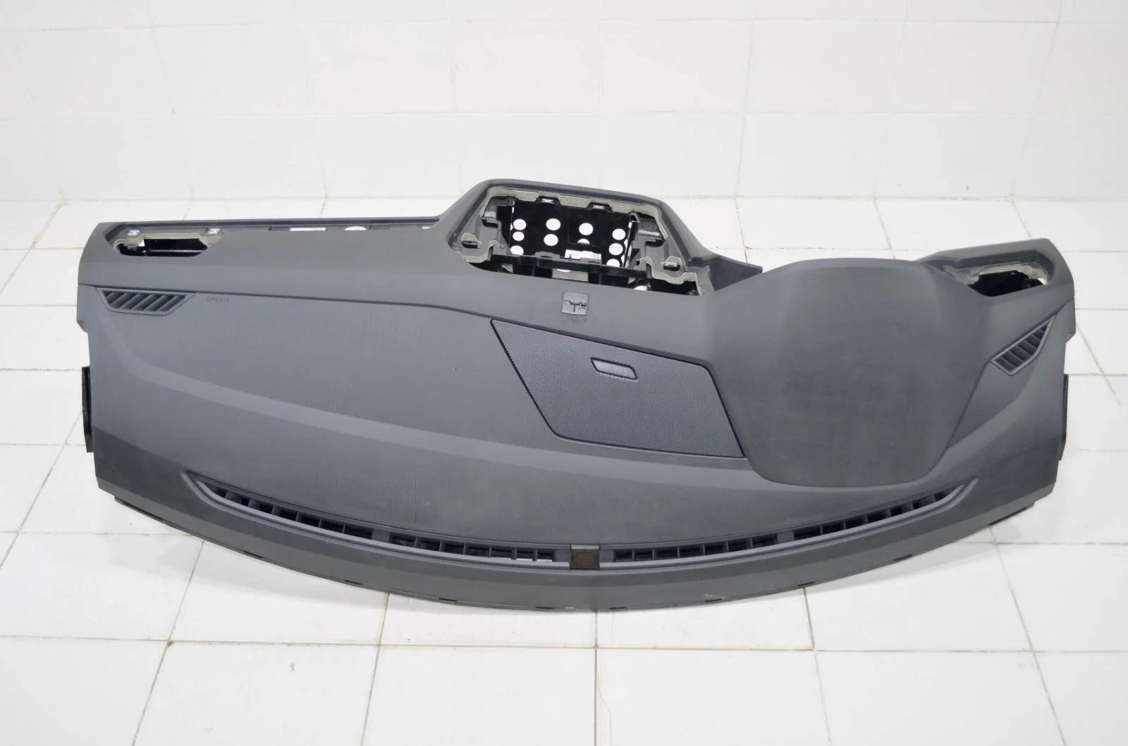 Торпедо VOLKSWAGEN TIGUAN 2016+ 5NB857181B 2