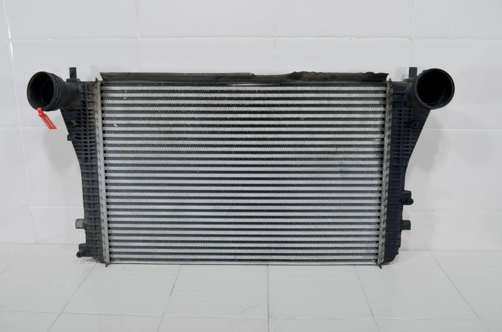 Интеркулер VOLKSWAGEN PASSAT 2006+ 3C0145805R B6