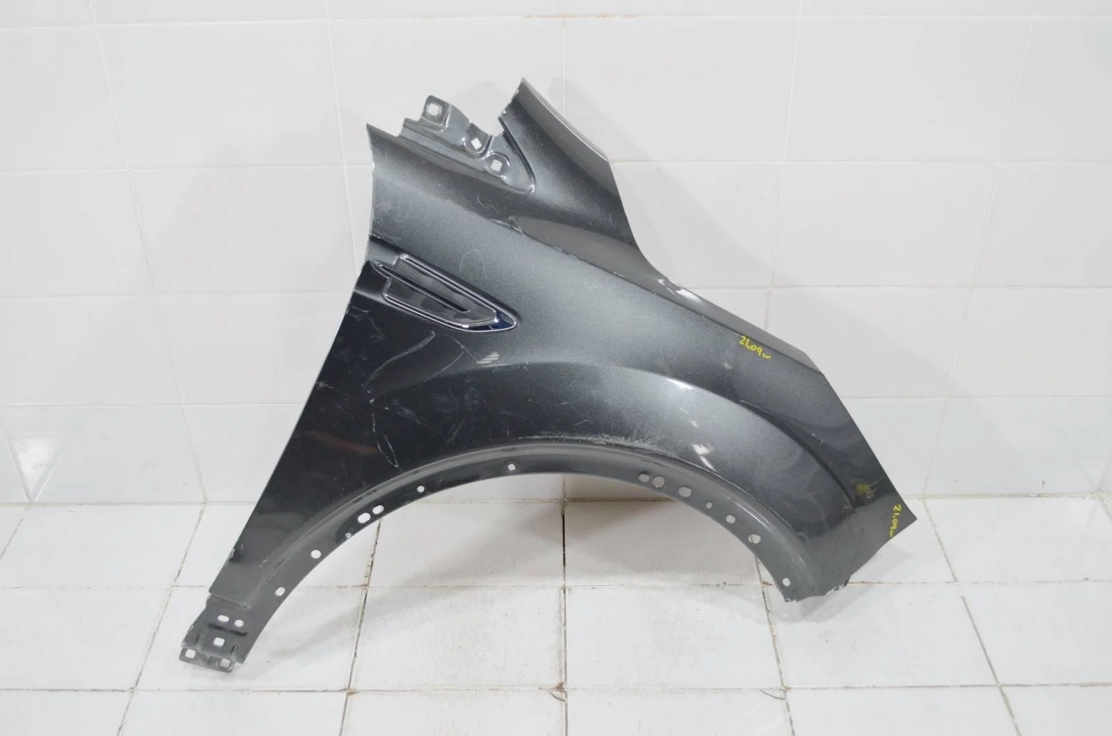 Крыло Ford Kuga 2016+ 2344151 CBS, переднее правое