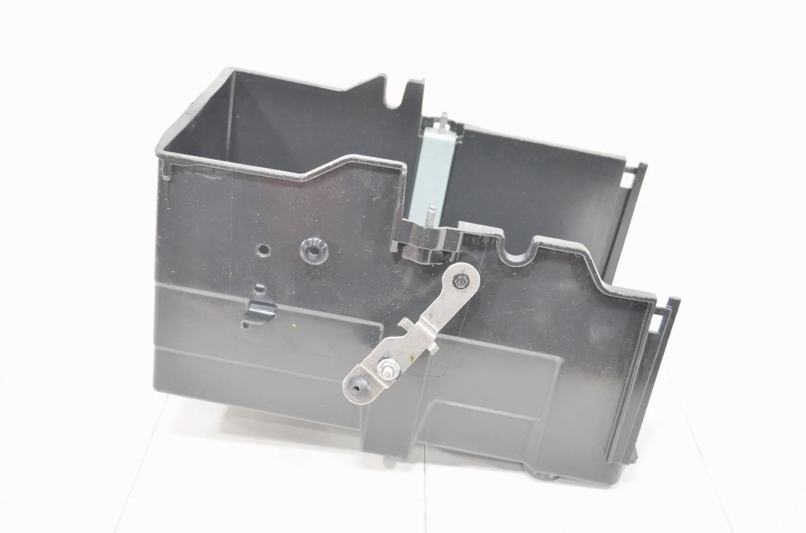 Площадка аккумулятора FORD FOCUS 2011+ 1703865 3