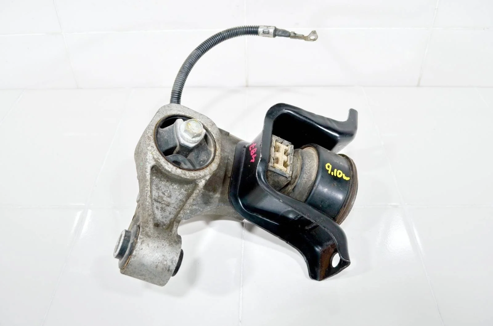 Опора двигателя NISSAN JUKE 2010-2014 113501KC0A F15 1.6L MR16DDT, правая