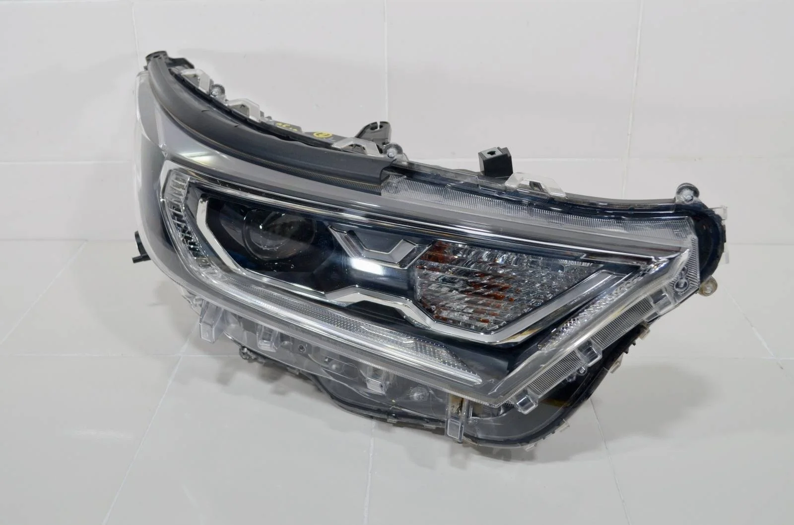 Фара TOYOTA RAV4 2018+ 8114542A31 A50, правая