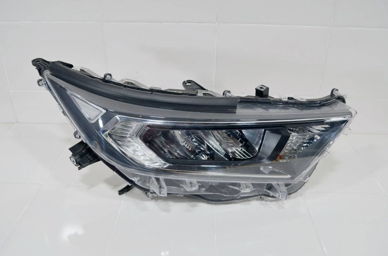 Фара TOYOTA RAV4 2018+ 8114542840 A50, правая