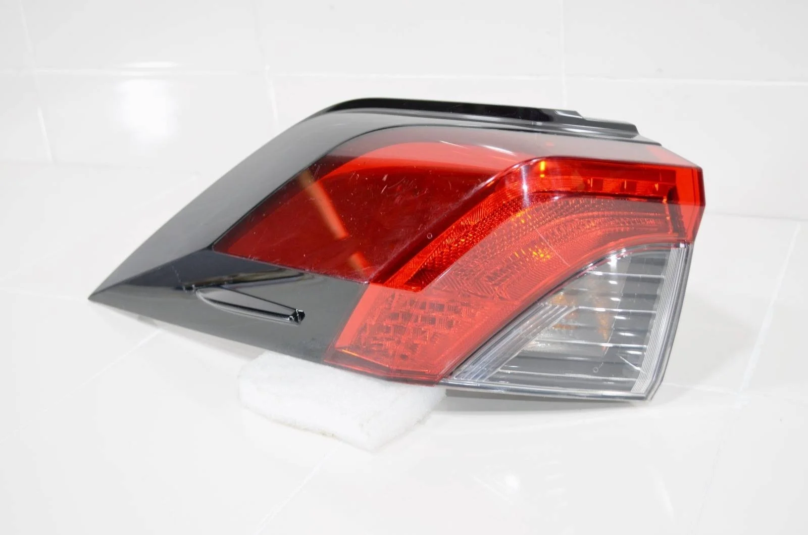 Фонарь TOYOTA RAV4 2018+ 8156142230 A50, левый