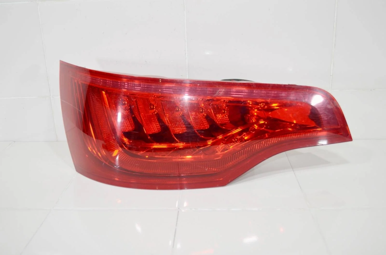 Фонарь AUDI Q7 2010-2015 4L0945093G 4L, левый