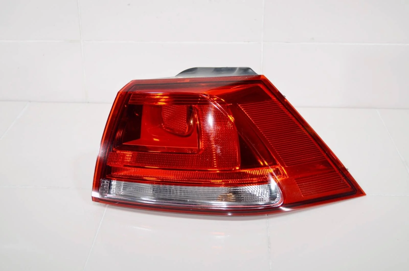 Фонарь VOLKSWAGEN GOLF 2012+ 5G0945096M 7, правый