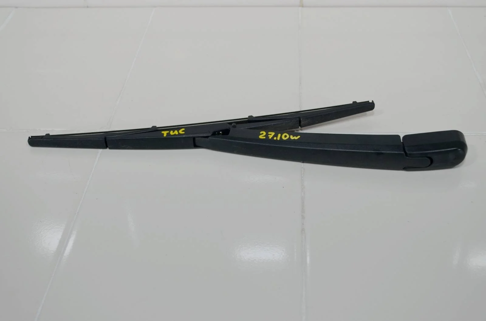 Поводок стеклоочистителя Hyundai Tucson 2015+ 988152J000 TL, задний