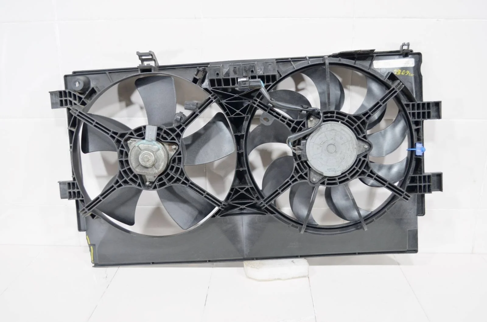 Диффузор в сборе MITSUBISHI ASX 2010+ 1355A321