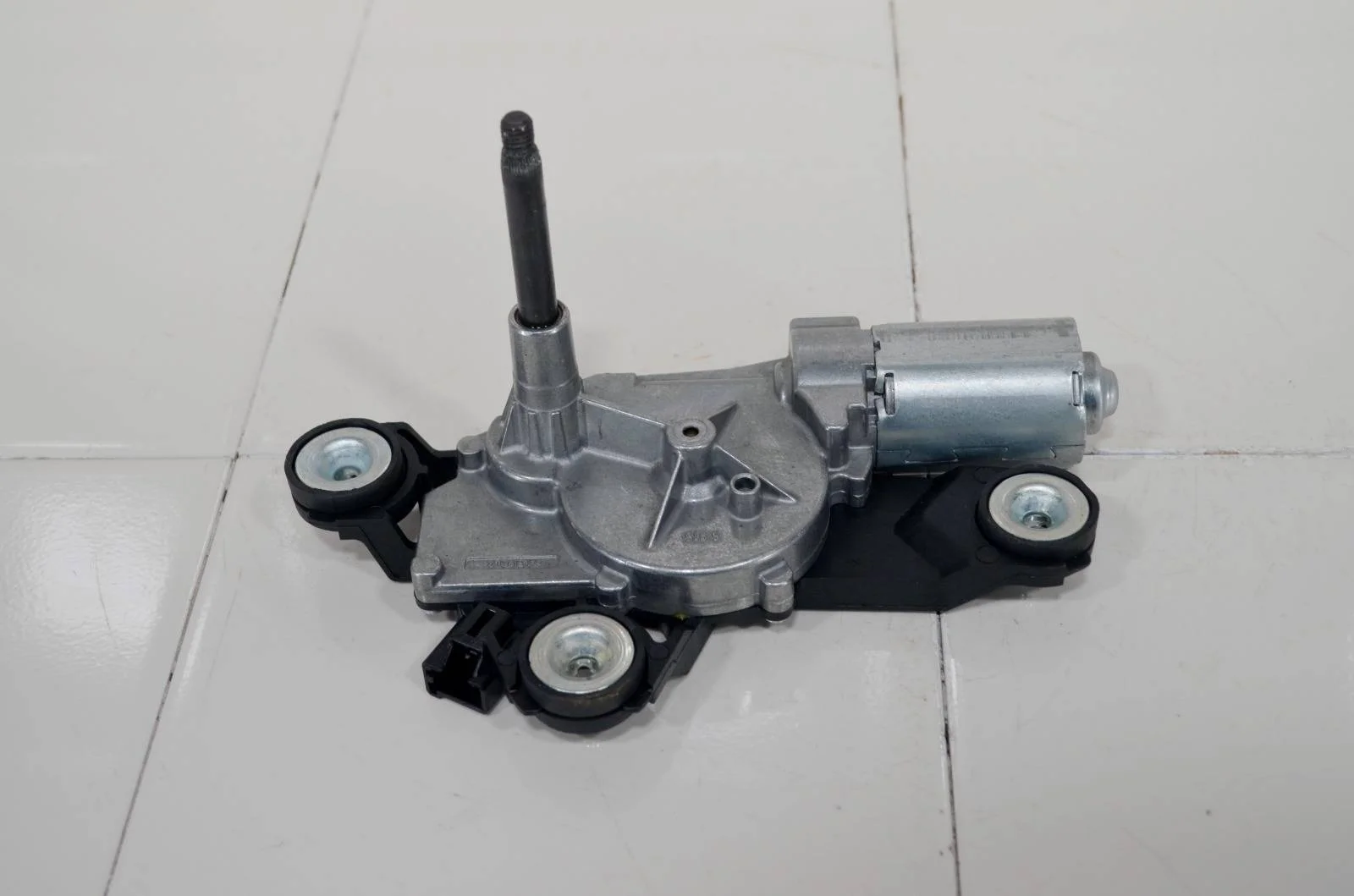 Мотор стеклоочистителя FORD FOCUS 2011+ 1691994 3, задний