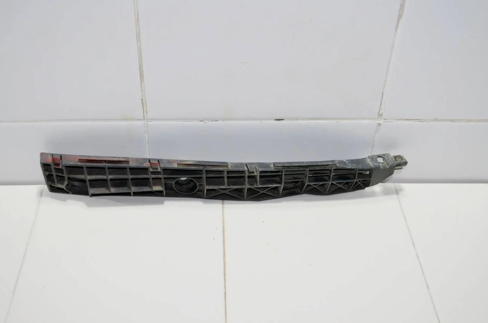 Кронштейн бампера LEXUS RX330/350 2003-2009 525750E010 XU30, задний правый