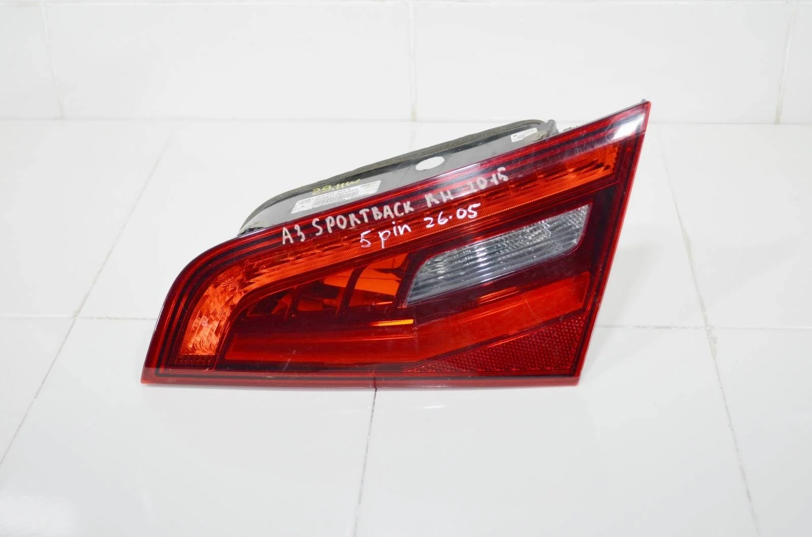 Фонарь AUDI A3 2012+ 8V4945094A 8V SPORTBACK, правый