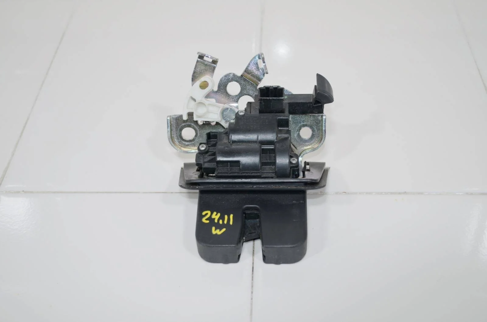 Замок багажника Audi A3 2012+ 8R0827505 8V