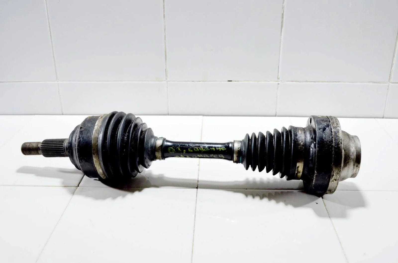 Привод VOLKSWAGEN TOUAREG 2002-2010 7L6407271A 7L, передний