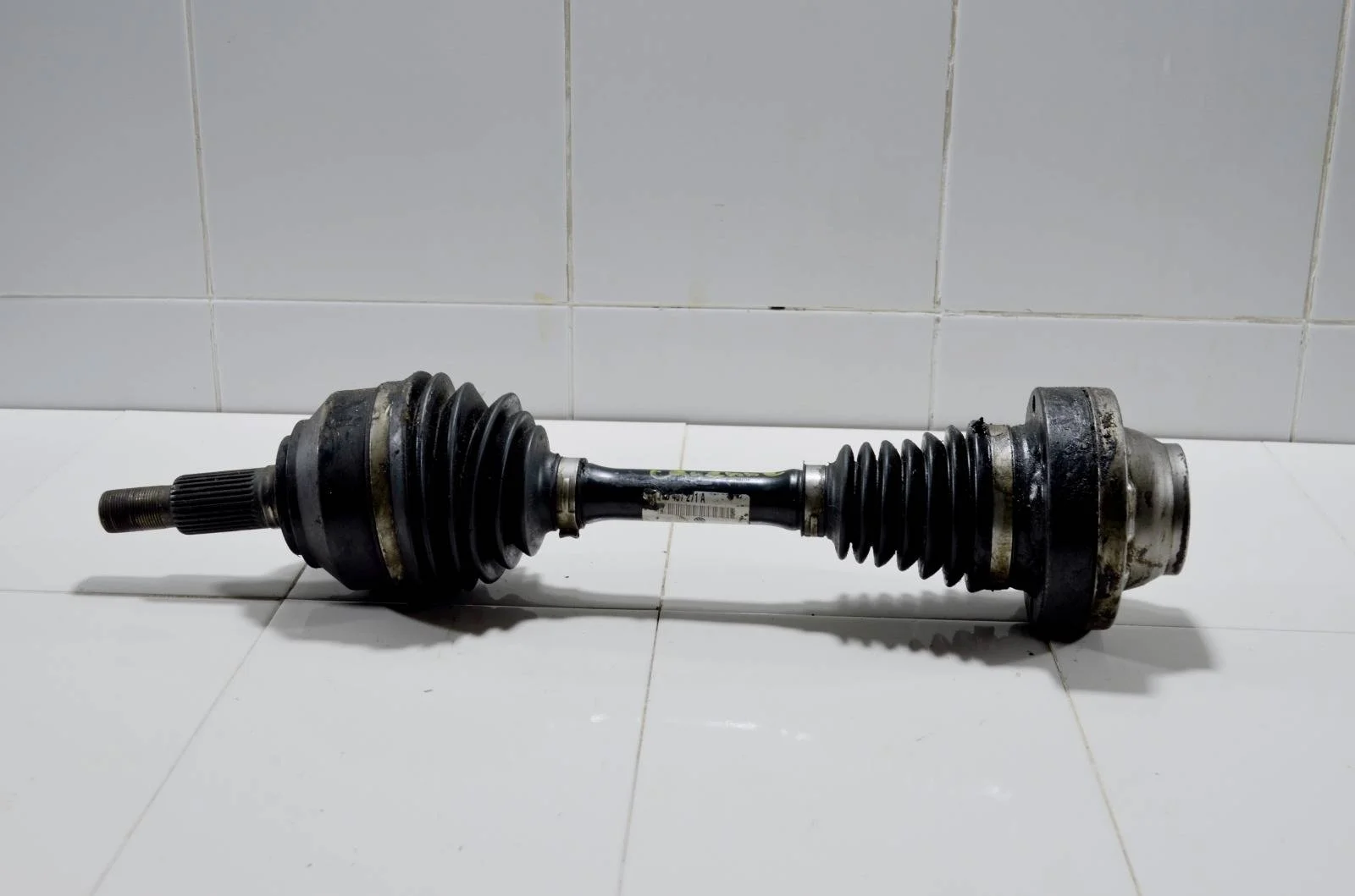 Привод VOLKSWAGEN TOUAREG 2002-2010 7L6407271A 7L, передний