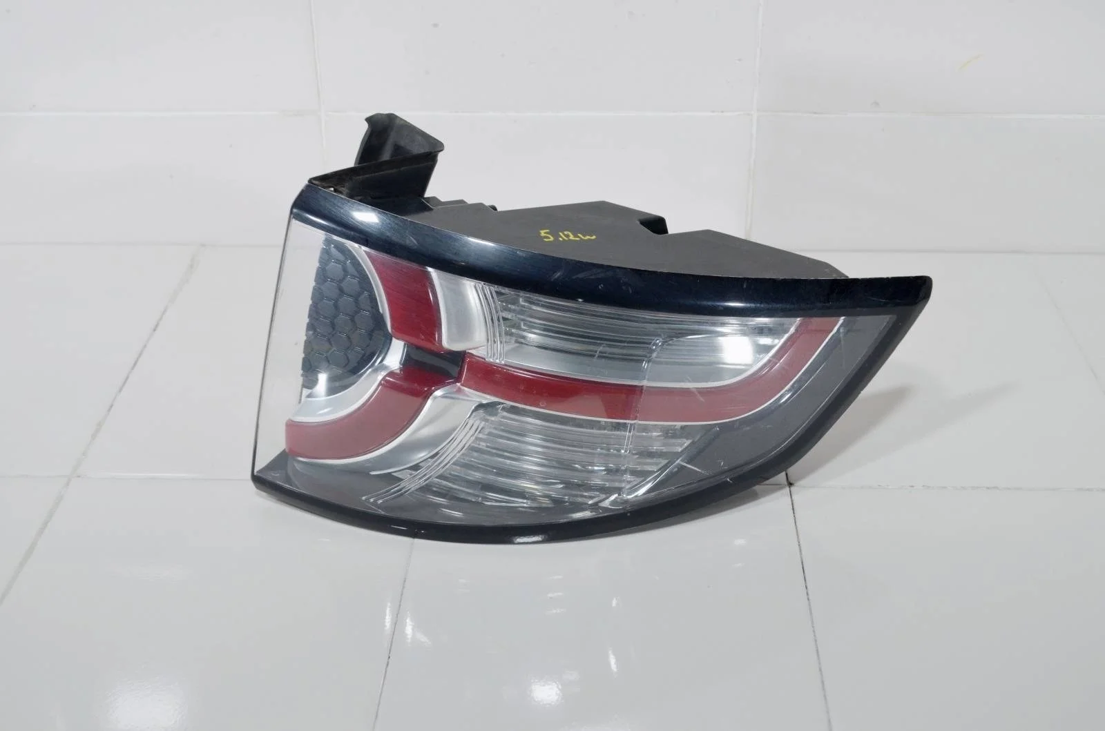 Фонарь LAND ROVER DISCOVERY SPORT 2015+ LR079575 L550, правый