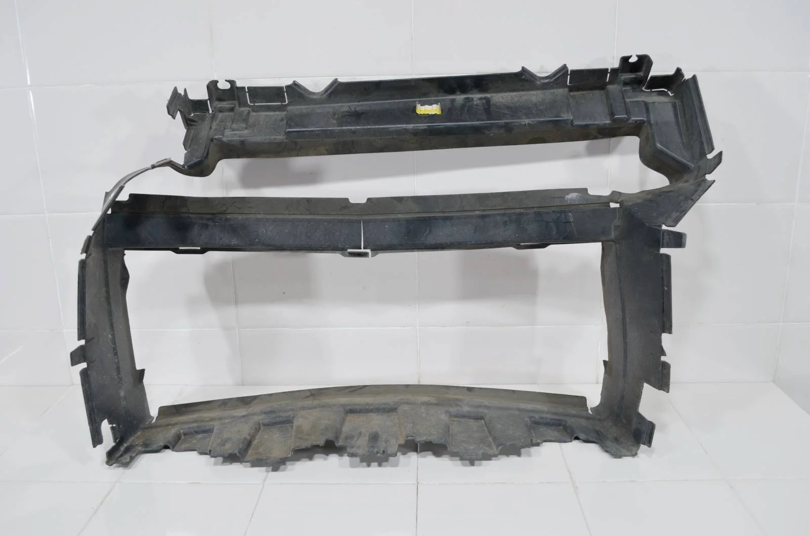 Дефлектор радиатора Land Rover Range Rover Sport 2013+ LR033397 L494