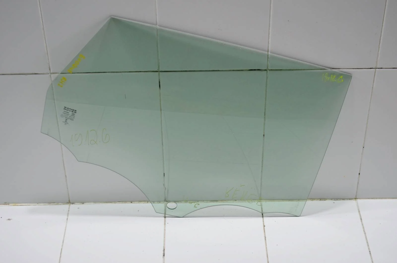 Стекло двери Land Rover RANGE ROVER EVOQUE 2011-2018 LR026712 L538, заднее правое
