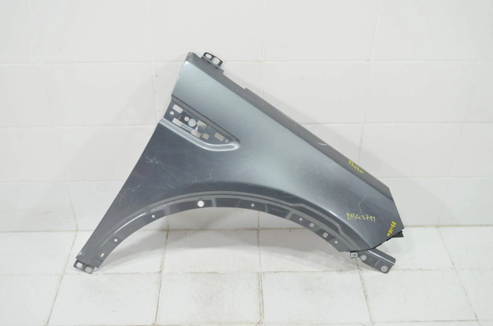 Крыло LAND ROVER DISCOVERY SPORT 2015+ LR061383 L550, переднее правое