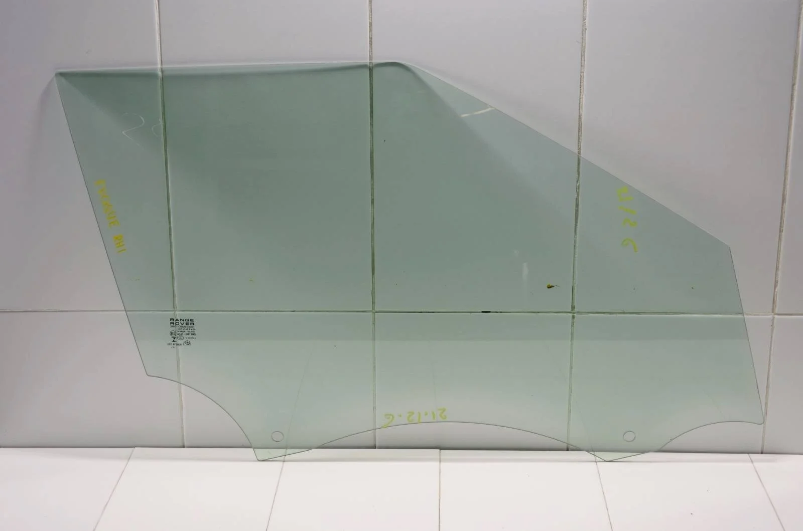 Стекло двери Land Rover RANGE ROVER EVOQUE 2011-2018 LR026302 L538, переднее правое
