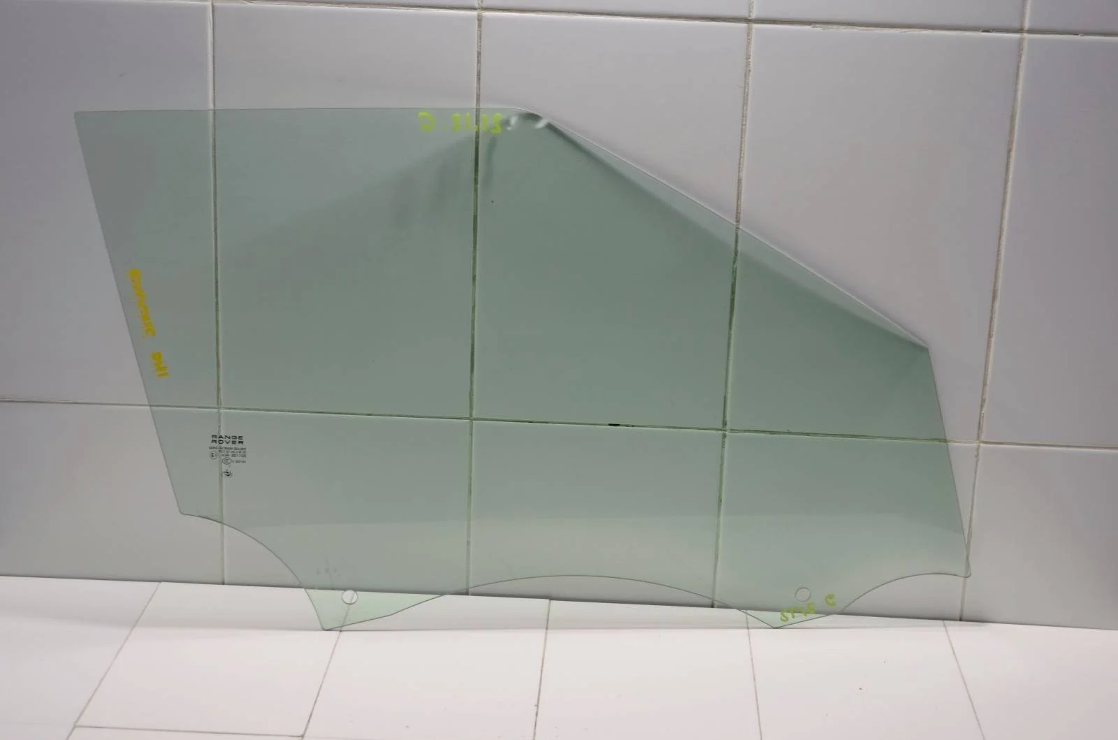 Стекло двери Land Rover RANGE ROVER EVOQUE 2011-2018 LR026302 L538, переднее правое