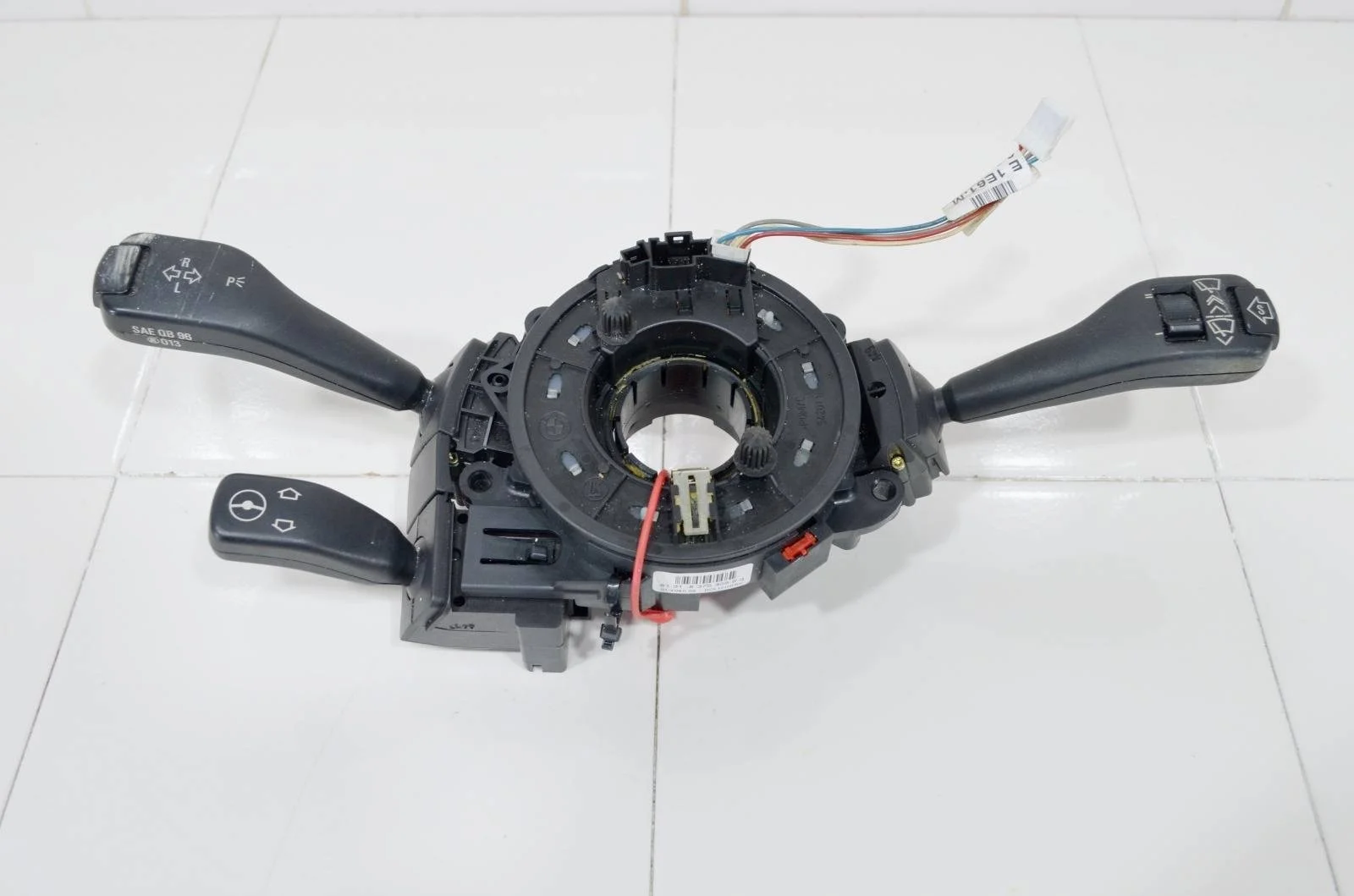 Блок подрулевых переключателей BMW X5 1999-2006 61318379091 E53