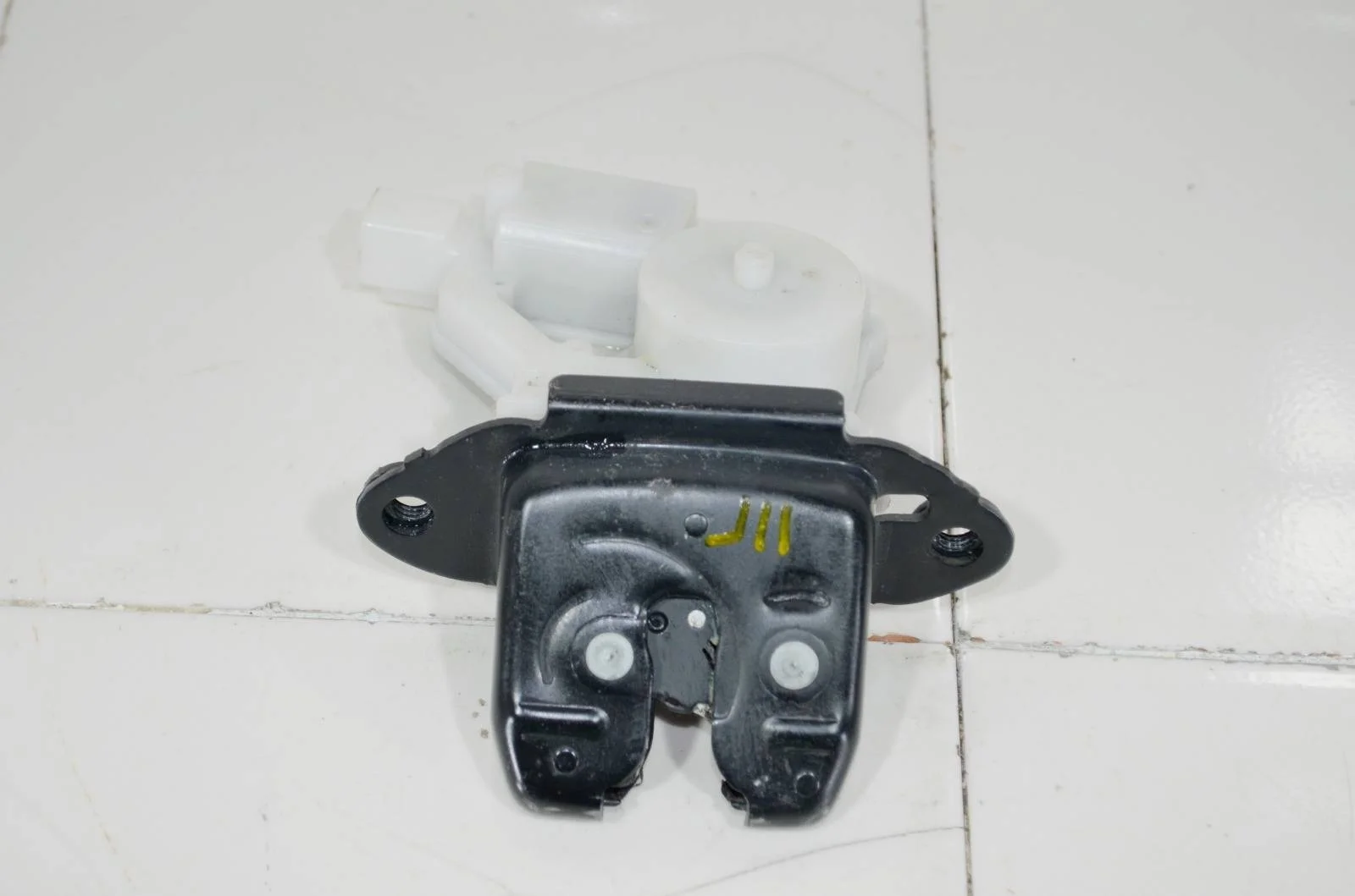 Замок багажника NISSAN QASHQAI 2013+ 905024EA0B J11