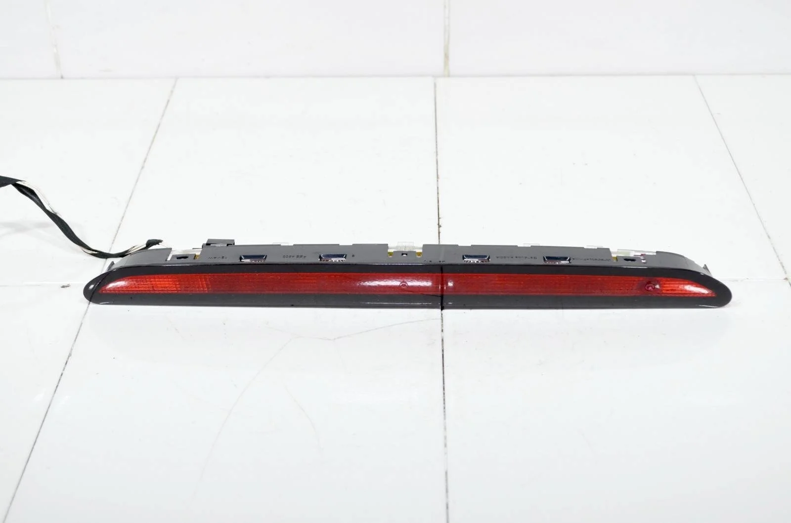 Дополнительный стоп сигнал VOLKSWAGEN GOLF 2012+ 5K0945087D 7