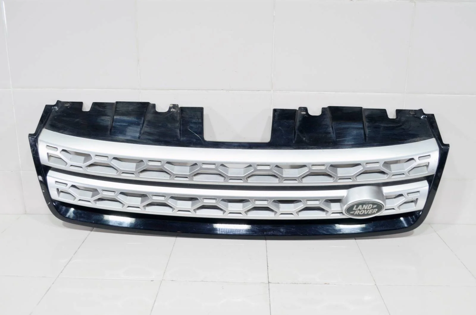 Решетка радиатора LAND ROVER DISCOVERY SPORT 2015+ LR061222 L550