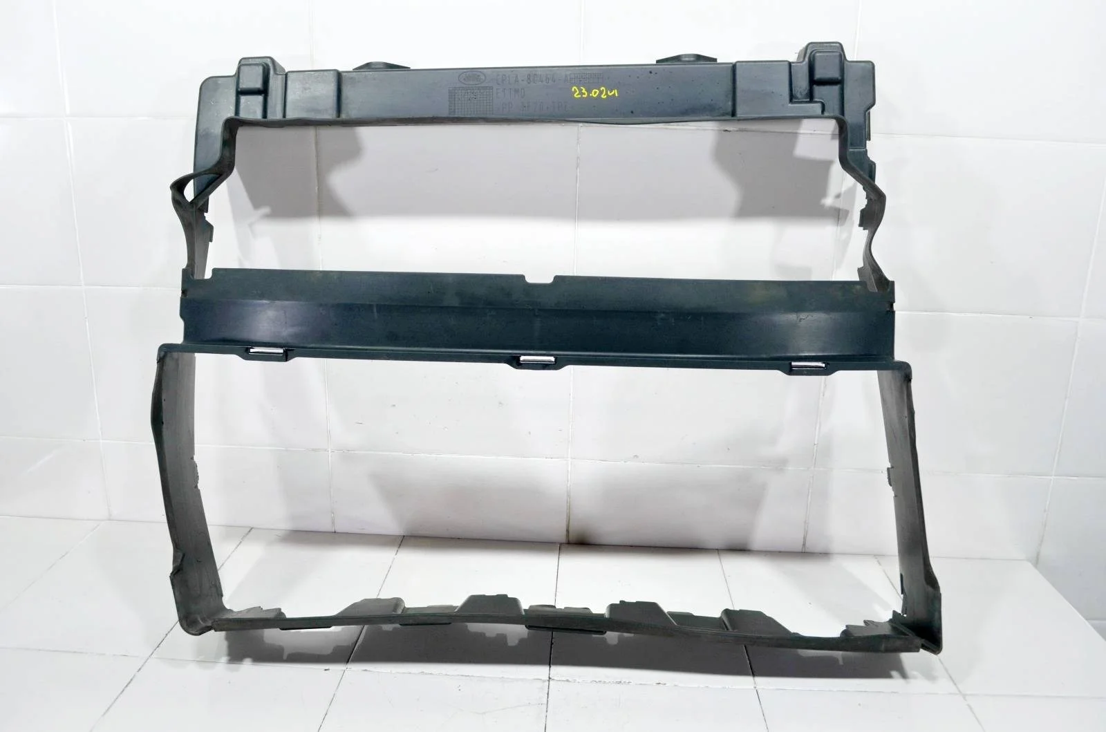 Дефлектор радиатора Land Rover Range Rover Sport 2013+ LR033397 L494