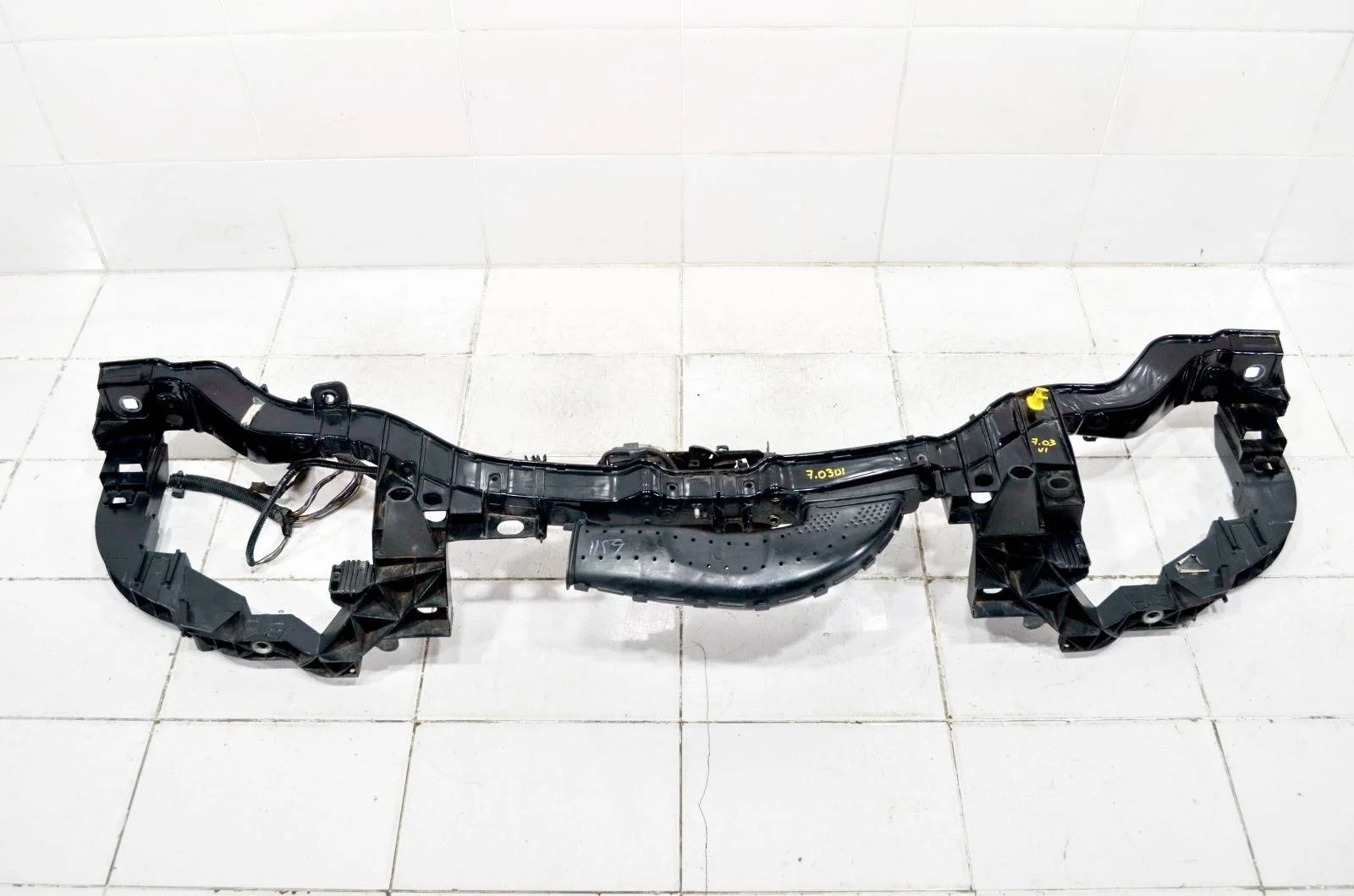 Панель передняя (телевизор) Ford Kuga 2012+ 1788544 CBS