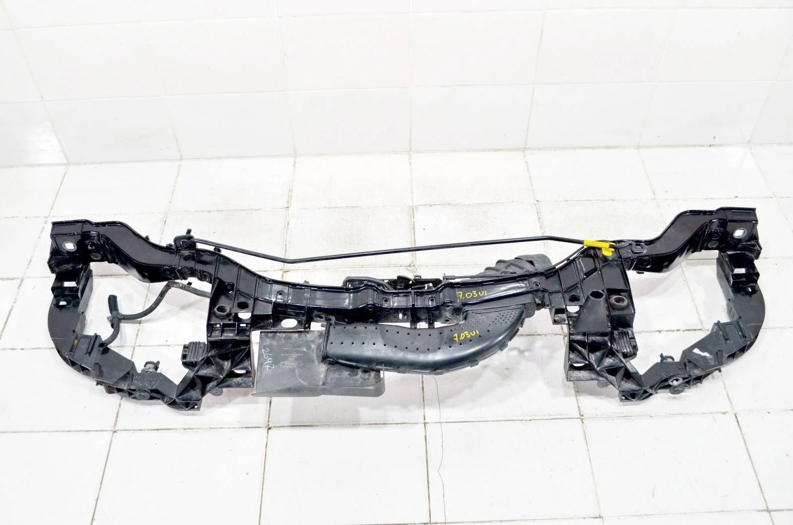 Панель передняя (телевизор) Ford Kuga 2012+ 1788544 CBS