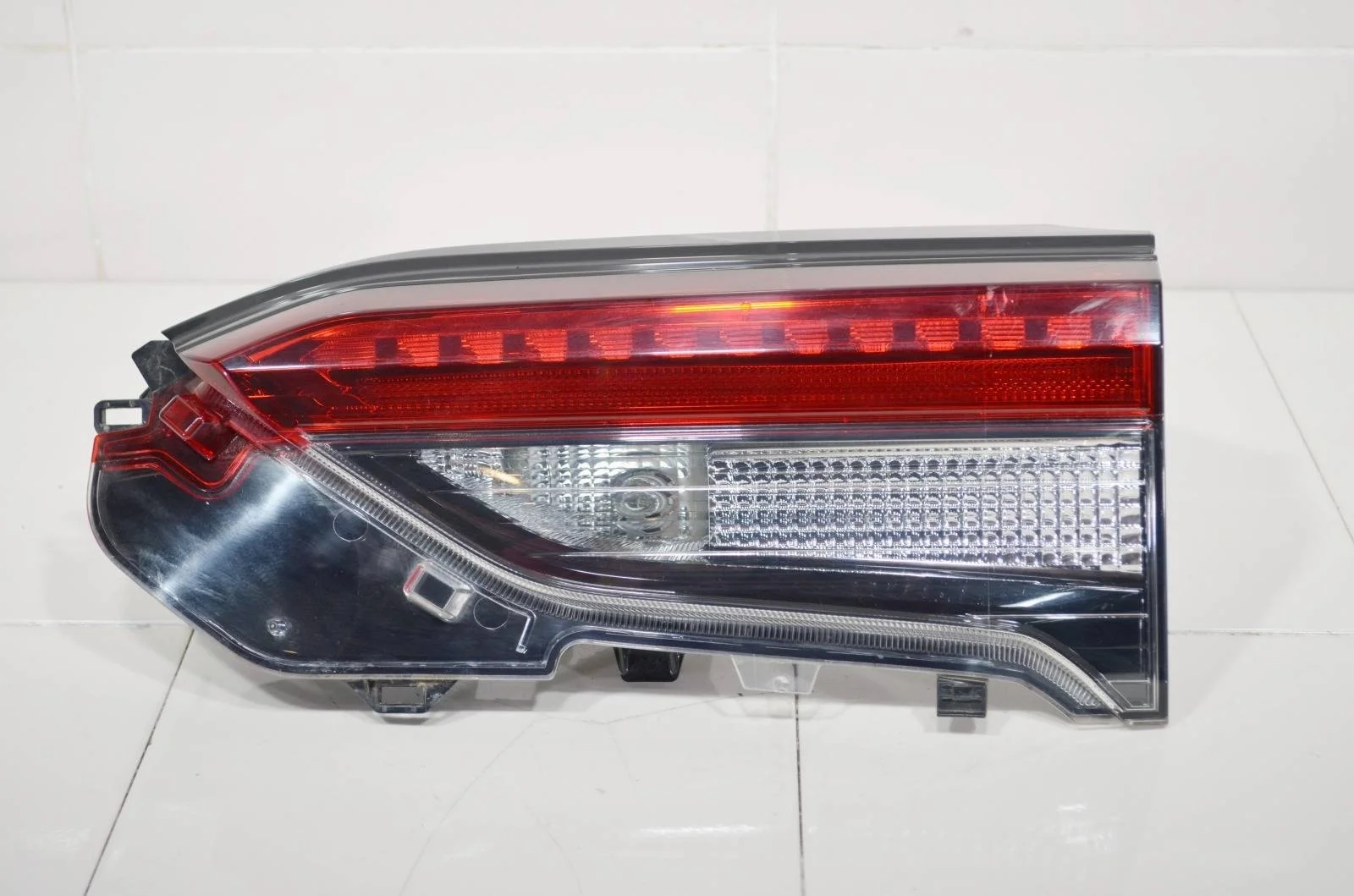 Фонарь TOYOTA RAV4 2018+ 8158142080 A50, правый