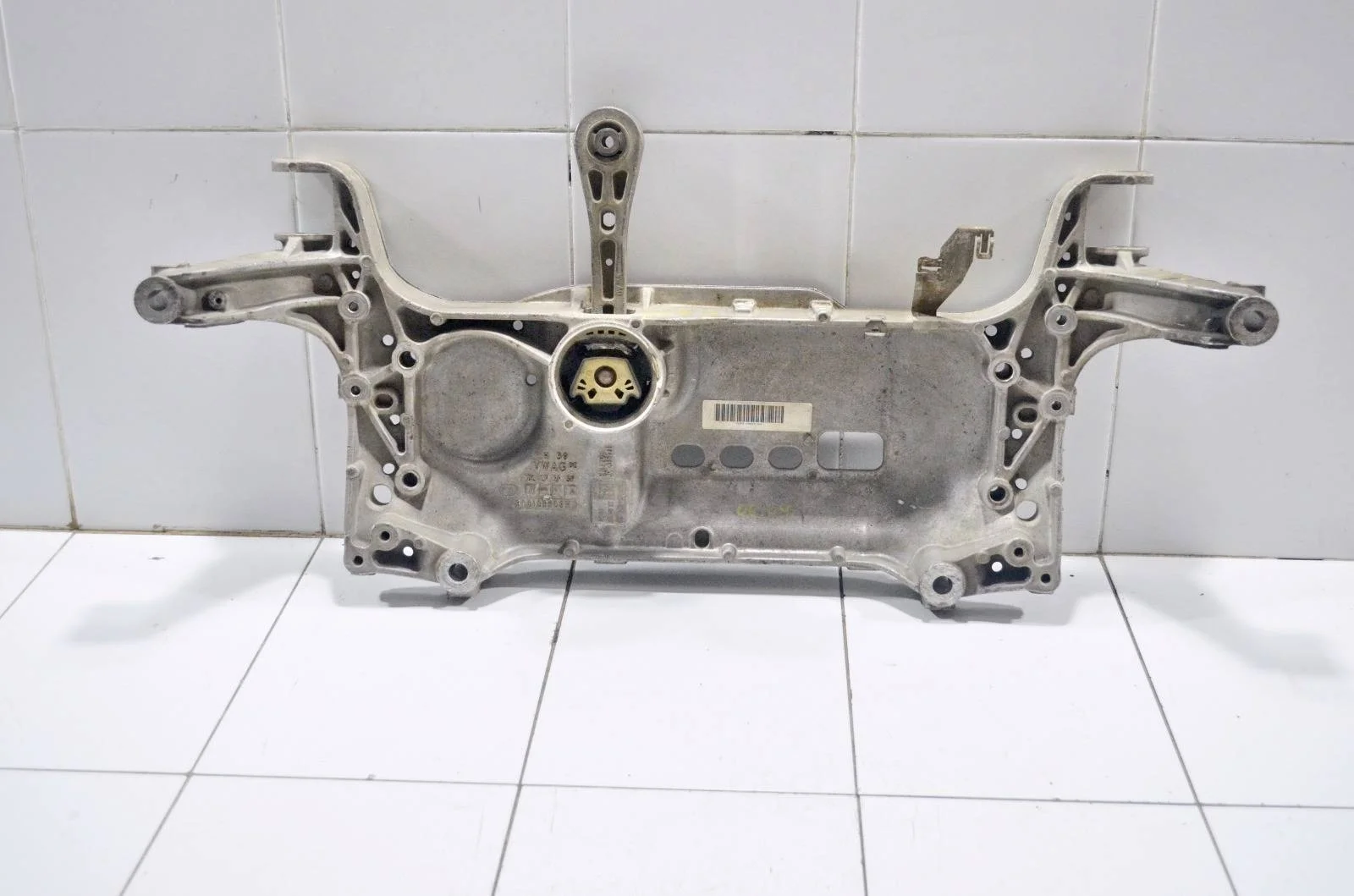 Подрамник VOLKSWAGEN PASSAT 2005+ 3C0199369H B6