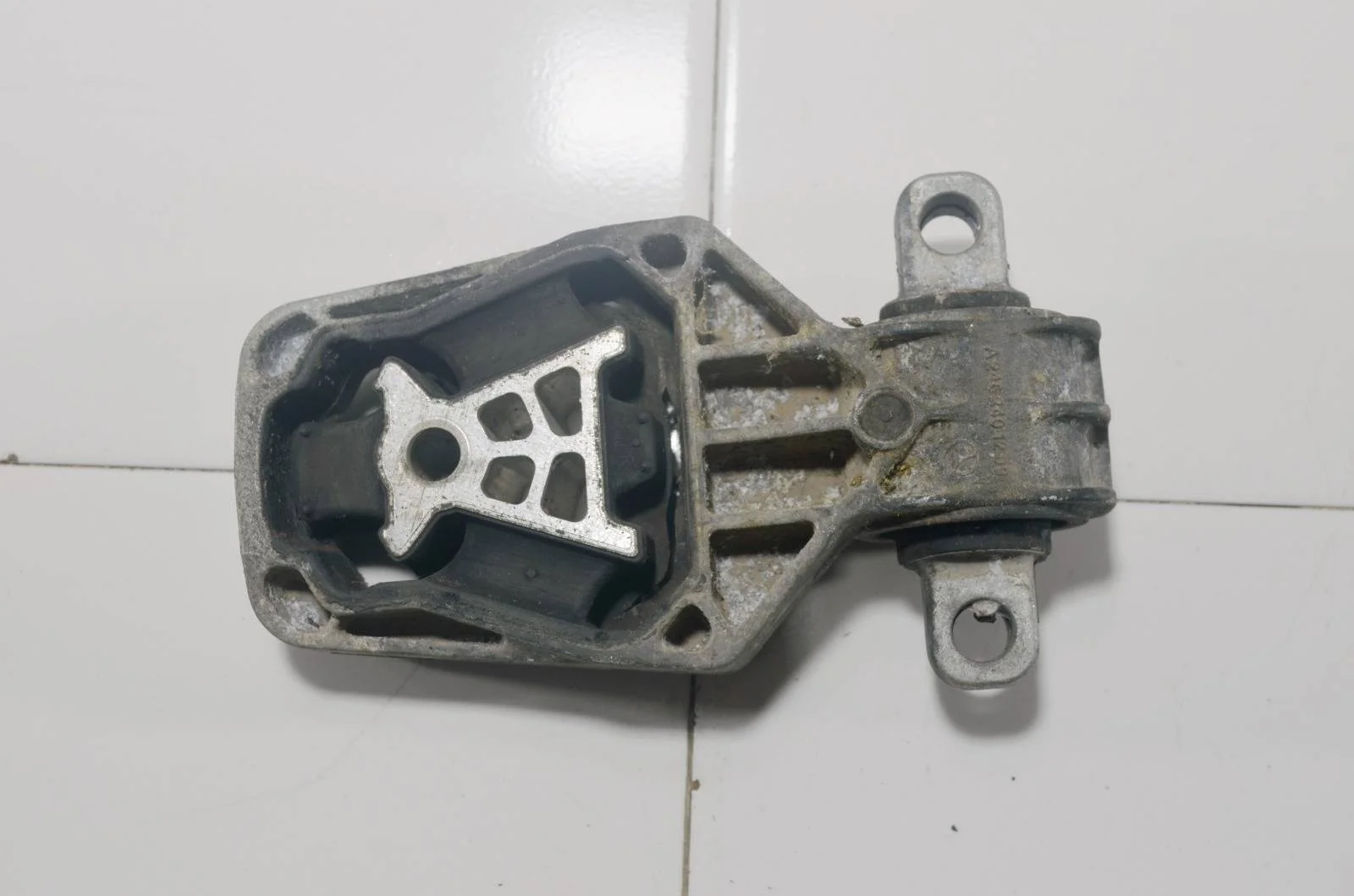 Опора двигателя MERCEDES-BENZ B-Class 2011+ A2462401209 W246, задняя