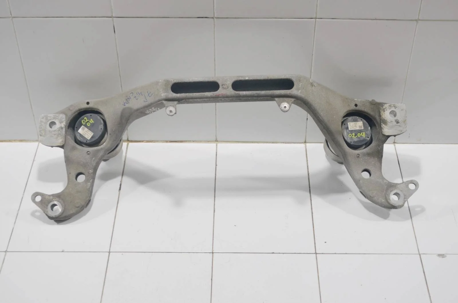 Кронштейн двигателя VOLKSWAGEN TOUAREG 2002-2010 7L0199207A 7L