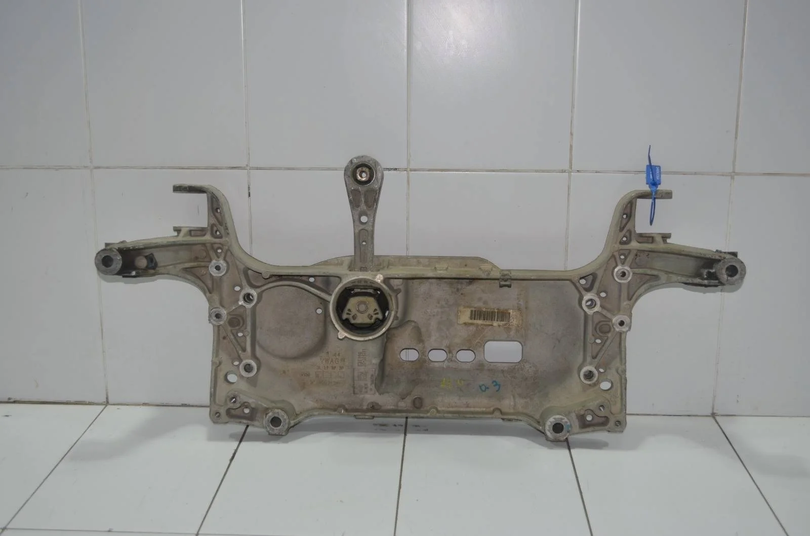 Подрамник VOLKSWAGEN PASSAT 2005+ 3C0199369H B6