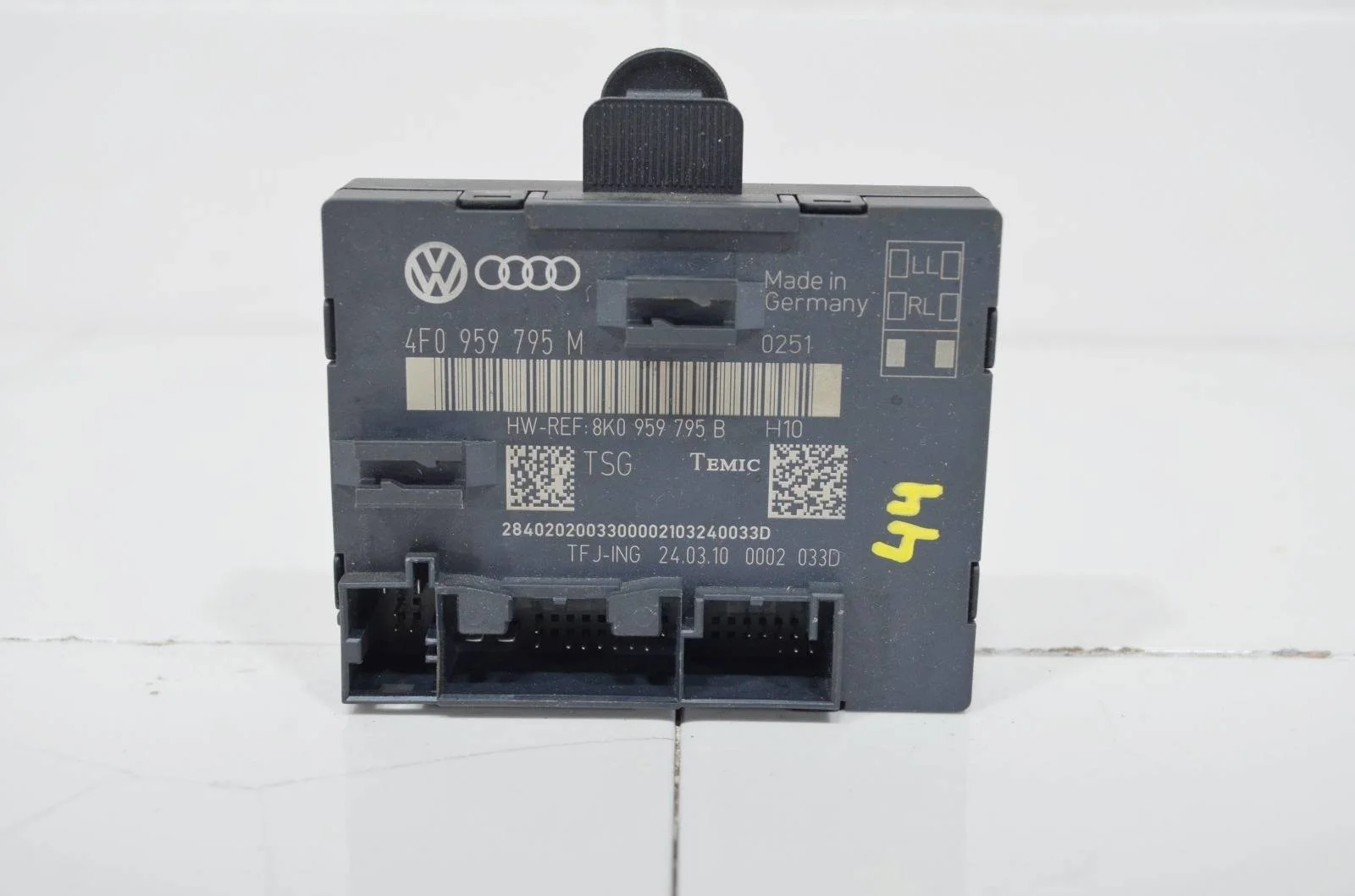 Блок комфорта двери AUDI Q7 2005+ 4F0959795M 4L, задний