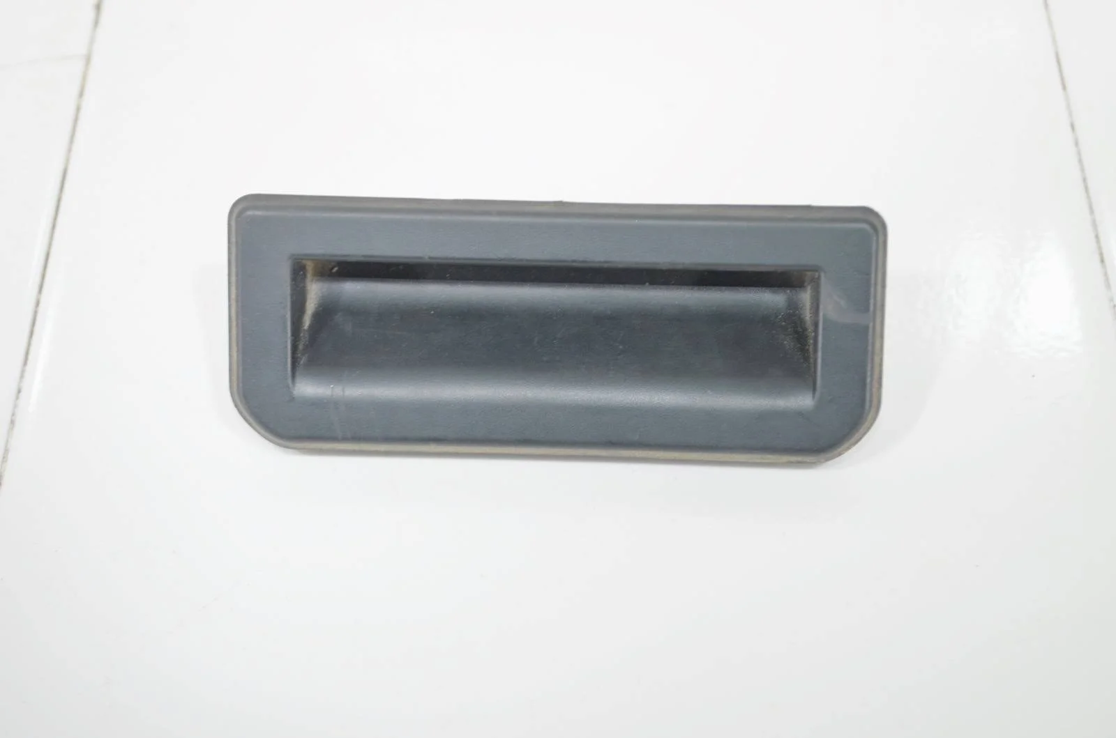 Кнопка открывания багажника AUDI A5 2016+ 6V0827566 F5